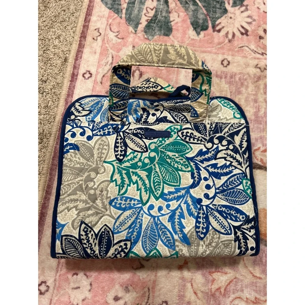 Vera Bradley Hanging Travel Organizer Quilted Toiletry Bag Blue Green Floral
